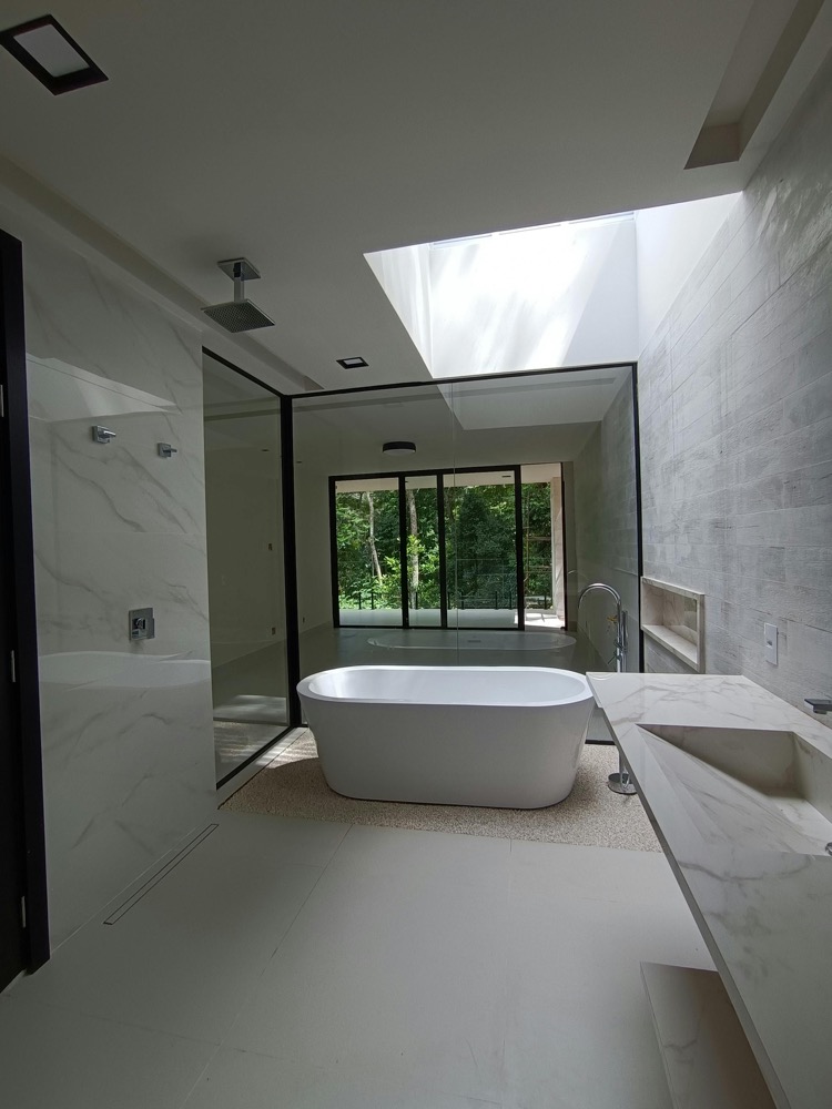 Bathroom Tub 16